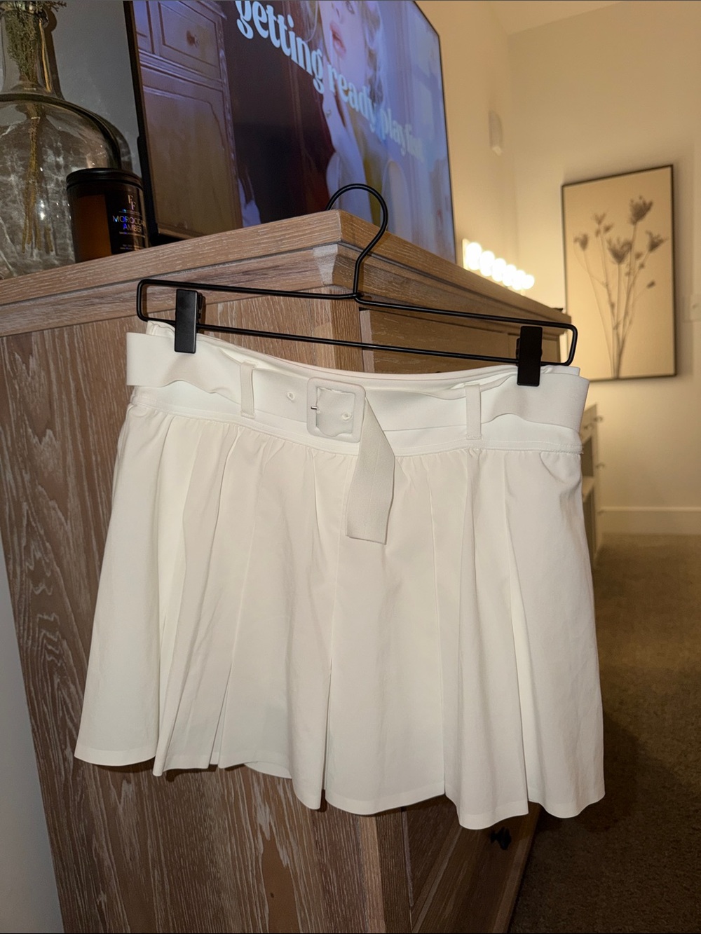 Classic White Pleated Mini Skirt with Belt